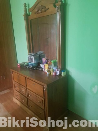 Shegun kather dressing table